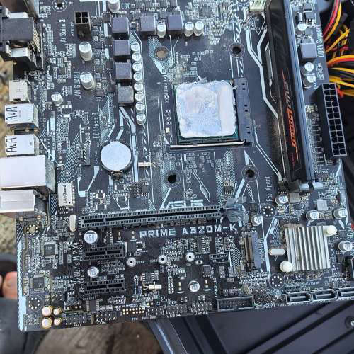 华硕A320M-K  CPU锐龙R31200 内存8G 要的议价