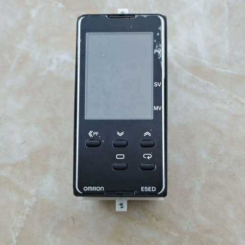 温控器 E5ED-QR2ADM-830议价