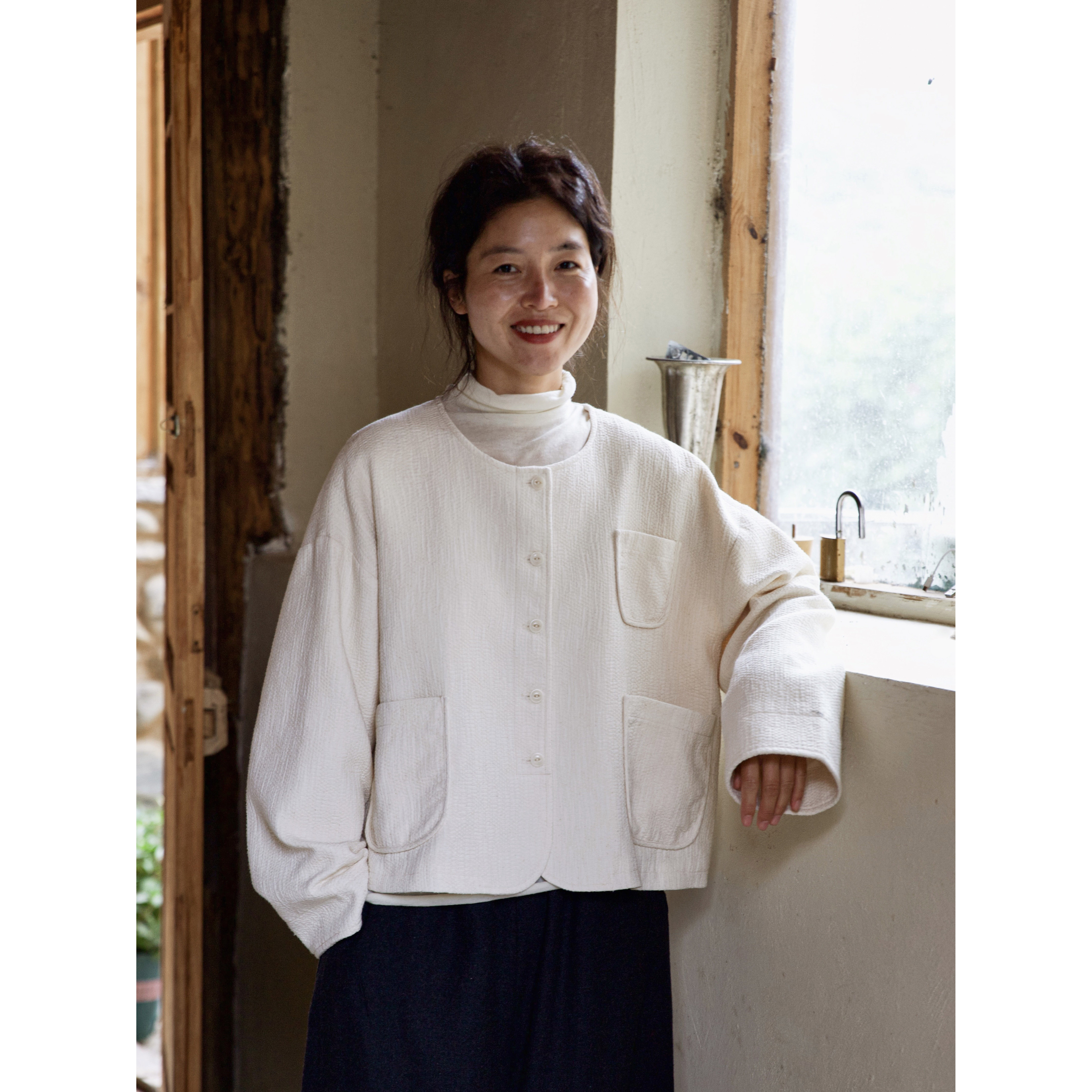 复述全棉做皱肌理感落肩袖短外套 米色圆领单排扣长袖开衫