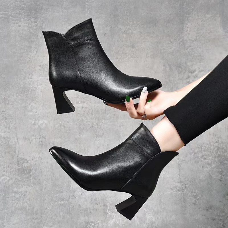 真皮马丁靴尖头女靴子加绒加厚女雪地靴保暖冬季头层牛皮女士短靴