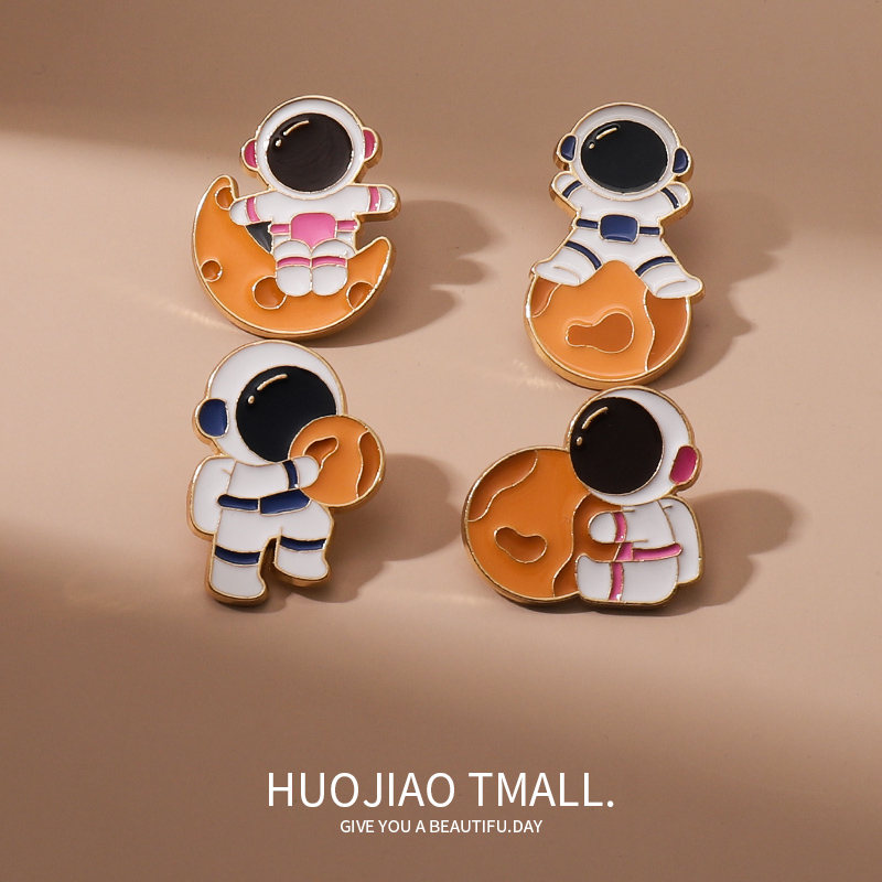 2022款新潮宇航员胸针可爱日系创意个性男女包包学生徽章挂件饰品