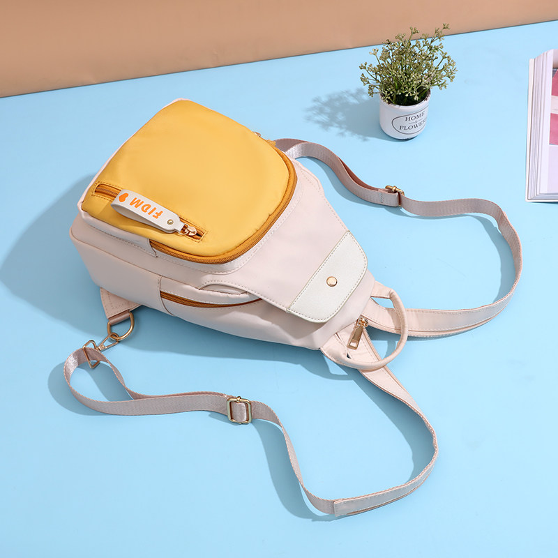 2020新款小背包女高级洋气双肩包网红超火时尚胸包休闲百搭潮女包