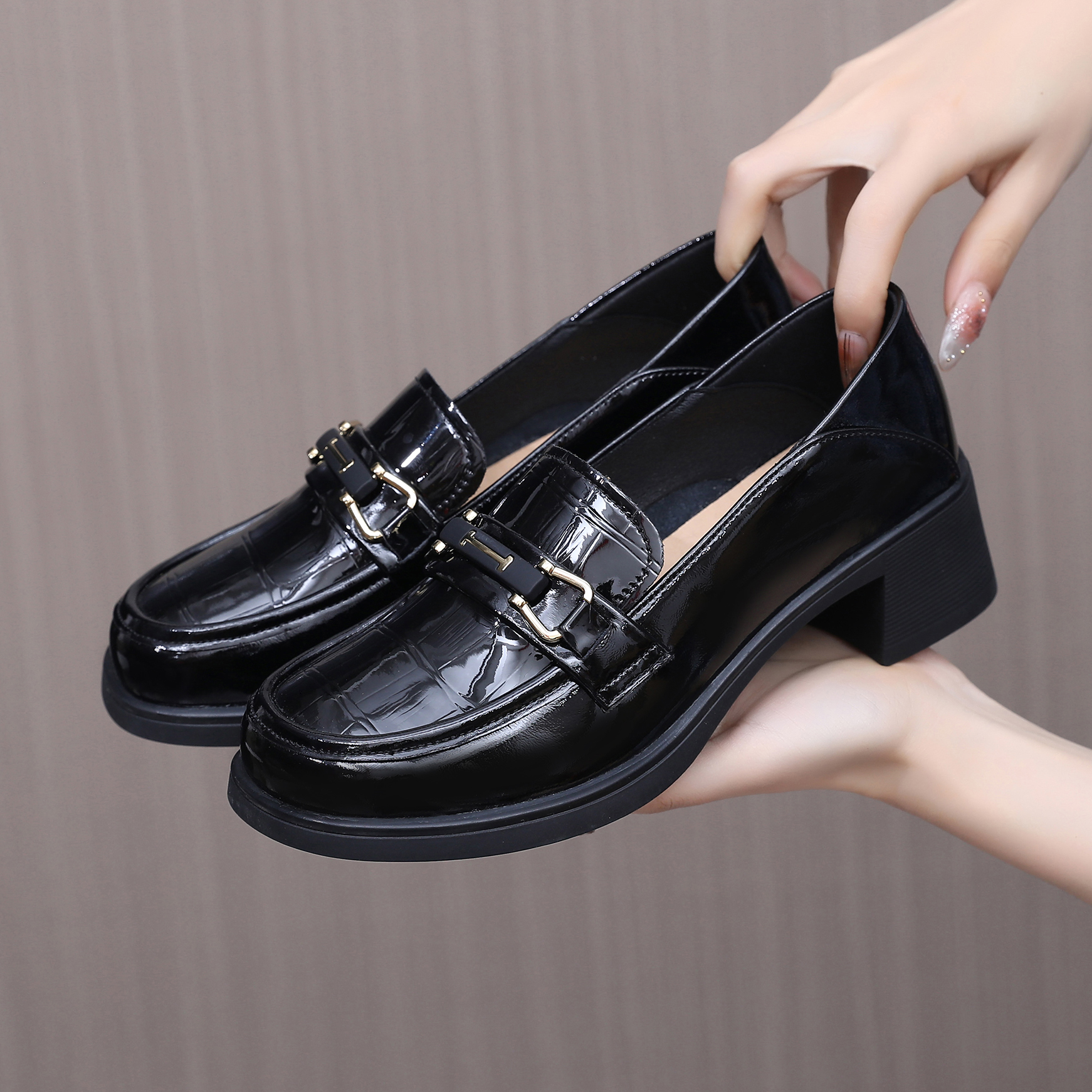 乐福鞋软底真皮春中跟大码厚底