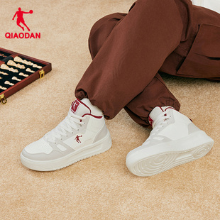 乔丹高帮板鞋女款皮面小白鞋2025秋皮面新款学生轻便软底官方正品