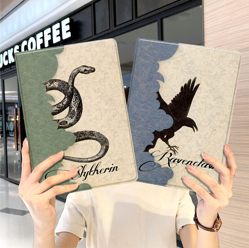 内壳软硅胶材质。舒适手感,四角防摔。