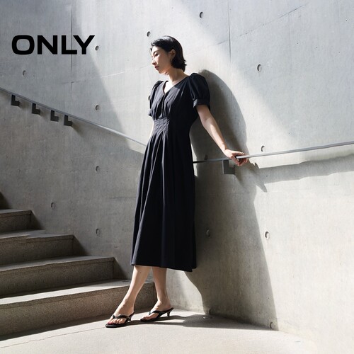 ONLYV领泡泡短袖收腰连衣裙