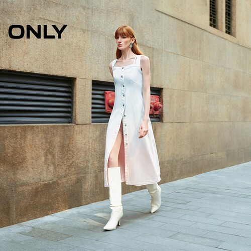 ONLY中长款吊带牛仔连衣裙