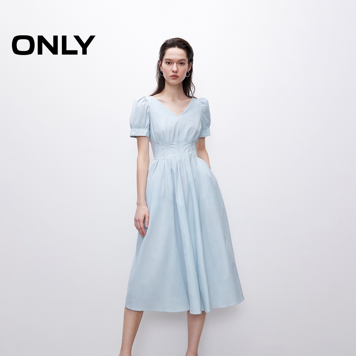 【ONLY奥莱】春夏纯色高腰V领泡泡袖收腰显瘦中长裙短袖连衣裙女