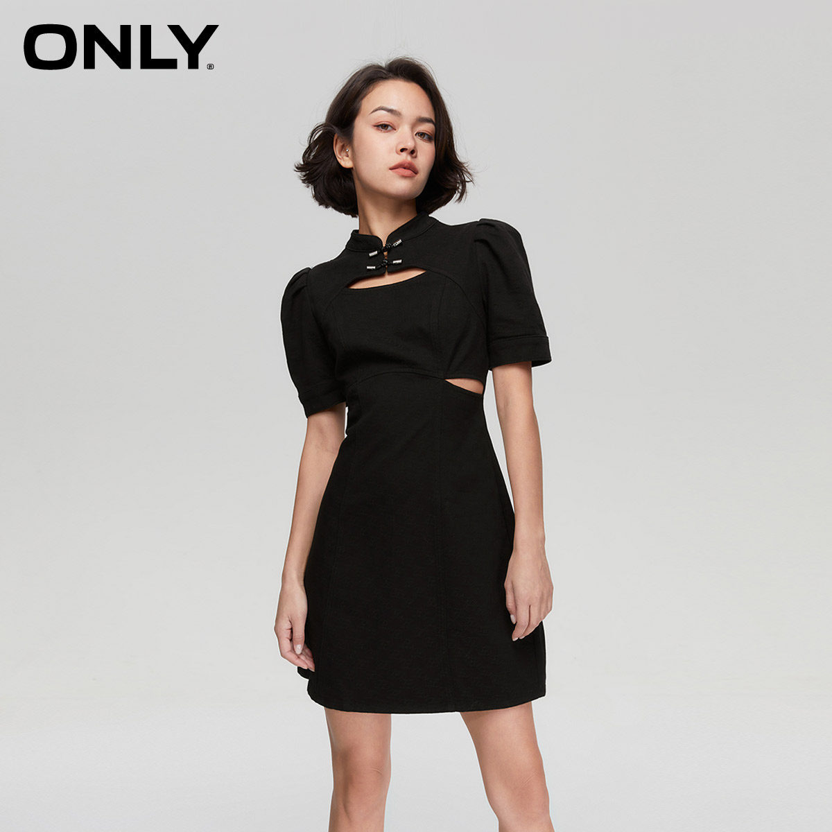 【ONLY奥莱】春夏新款短裙收腰黑色镂空设计泡泡袖连衣裙女