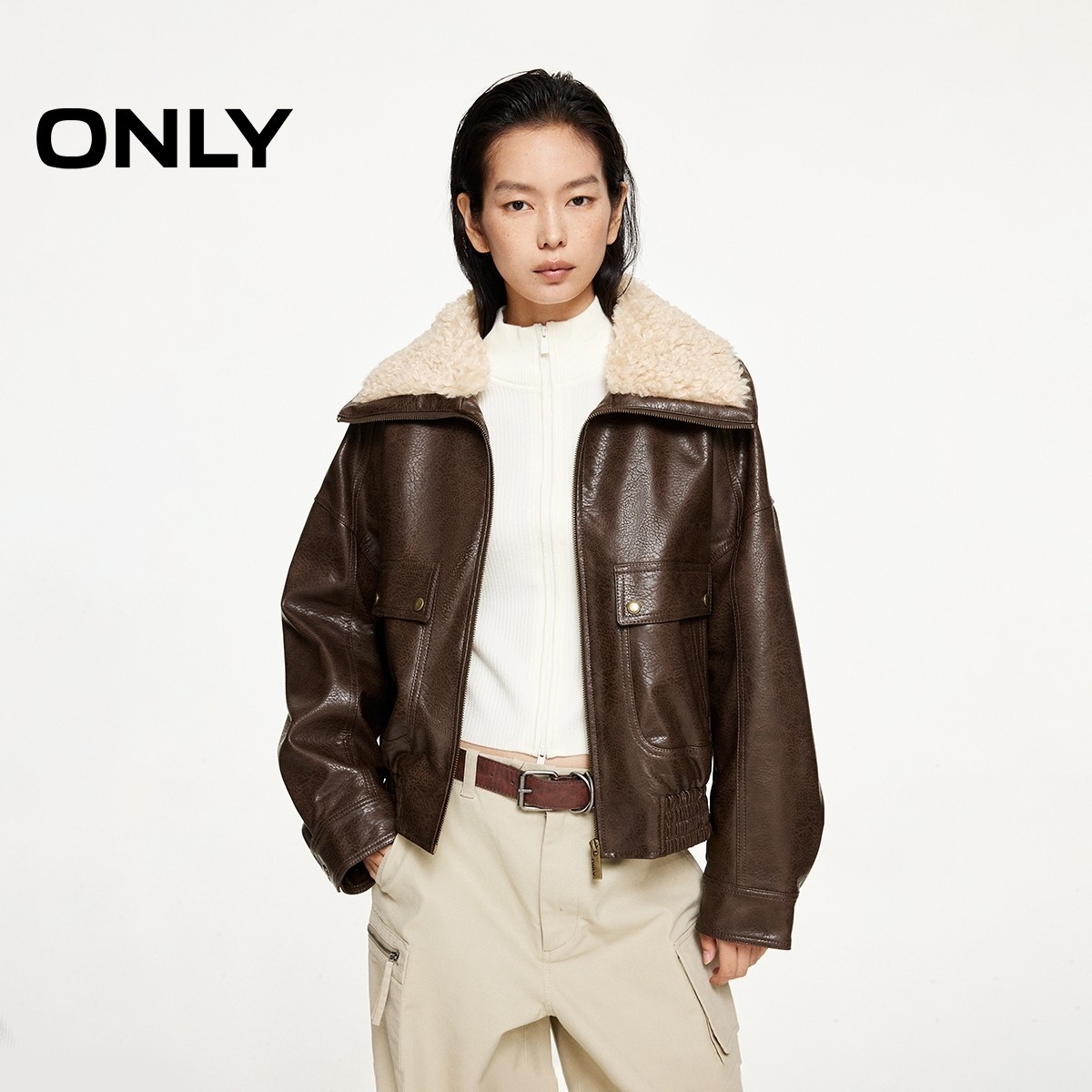 【ONLY奥莱】春季质感厚实羊羔毛翻领宽松保暖挺括PU夹克外套女