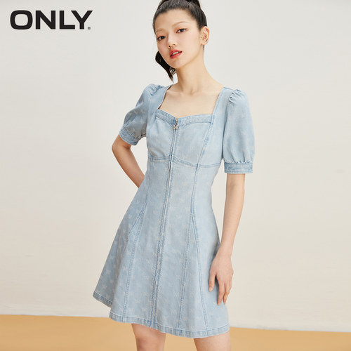 ONLY印花短款泡泡袖牛仔连衣裙