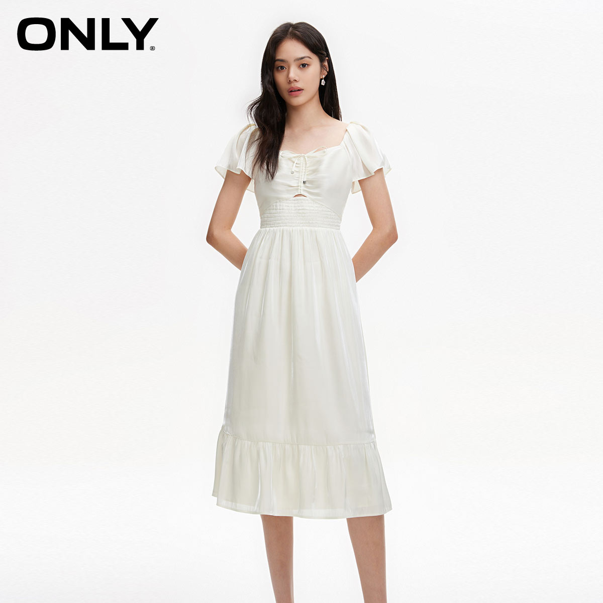 ONLYA字大方领连衣裙
