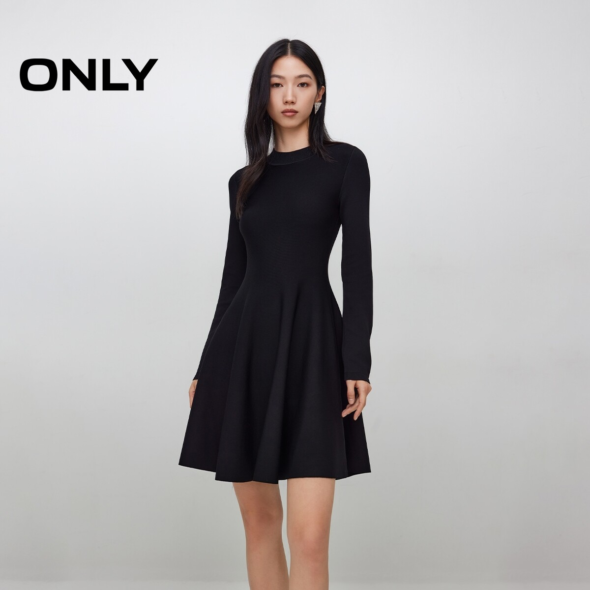 【ONLY奥莱】春夏圆领针织立裁设计纯色长袖小黑裙短裙连衣裙女
