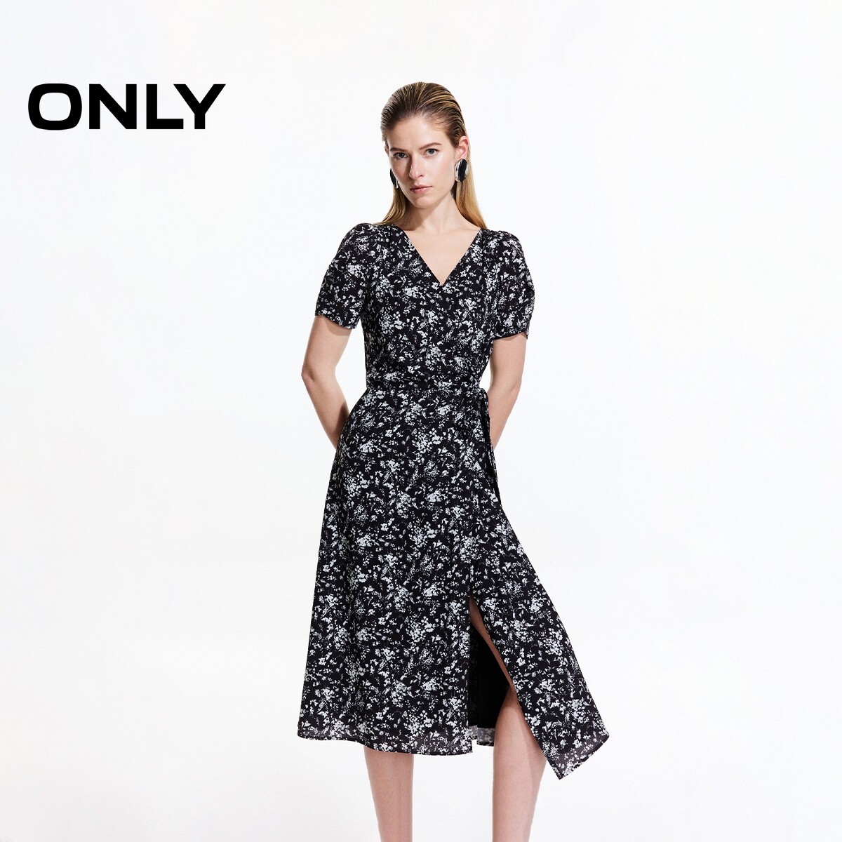 ONLY系带碎花中长款连衣裙图片