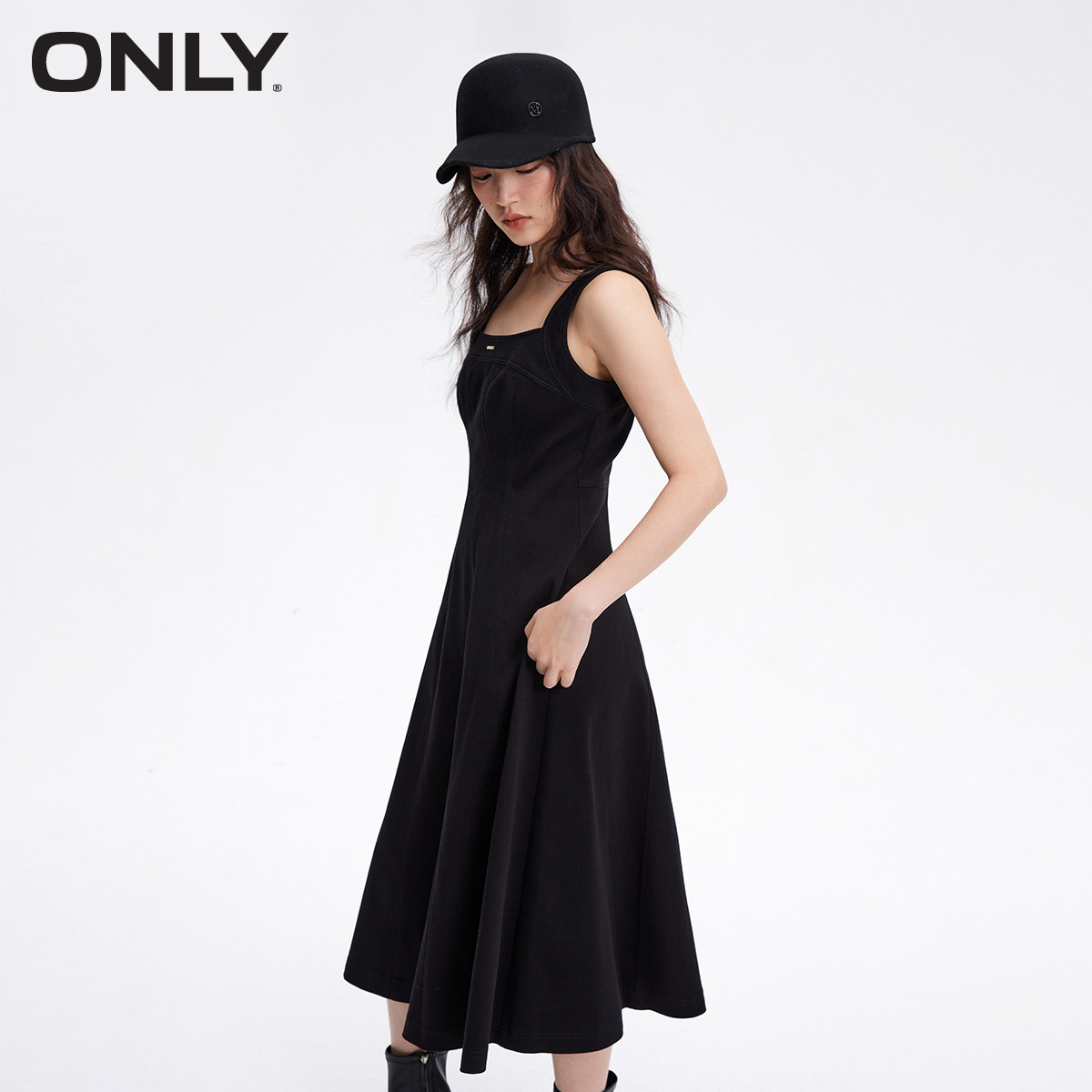【ONLY奥莱】秋冬时尚收腰显瘦中长款牛仔吊带连衣裙女