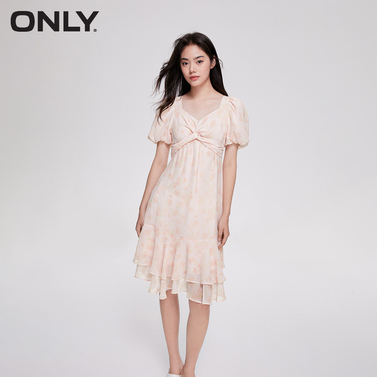 【ONLY奥莱】春夏新款时尚少女印花泡泡袖V领中裙连衣裙女