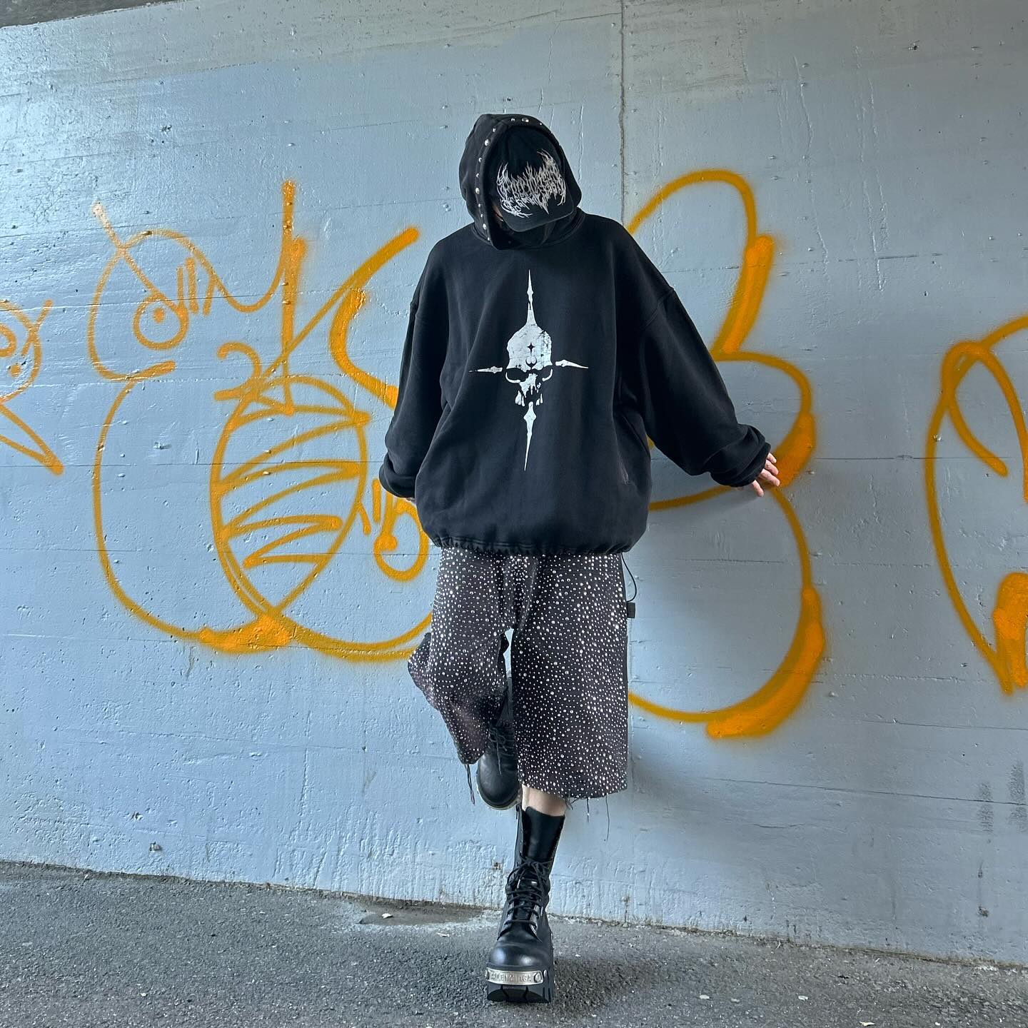 ThugClub做旧水洗铆钉连帽卫衣