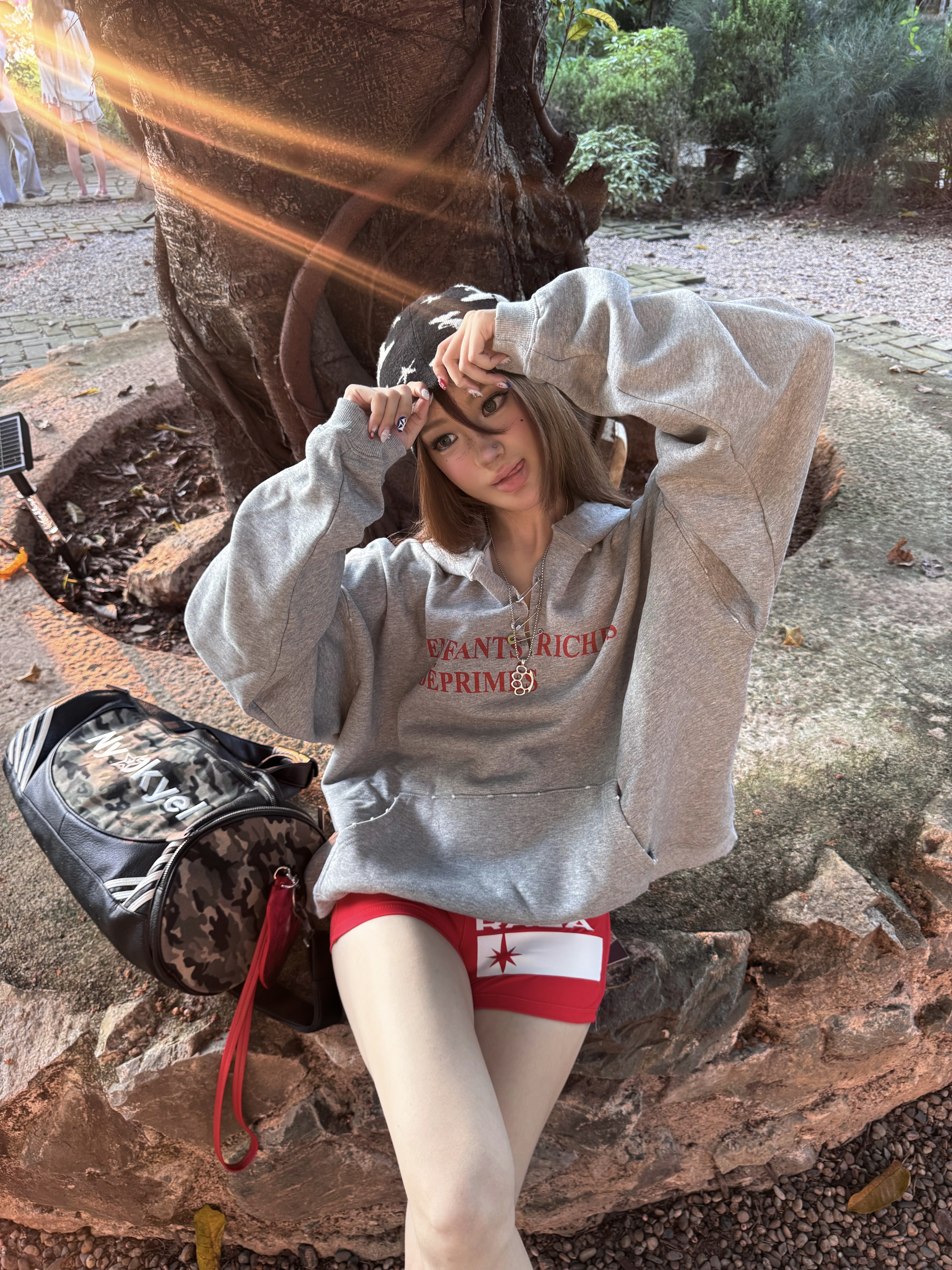 ERD忧郁的富二代别针破坏连帽衫