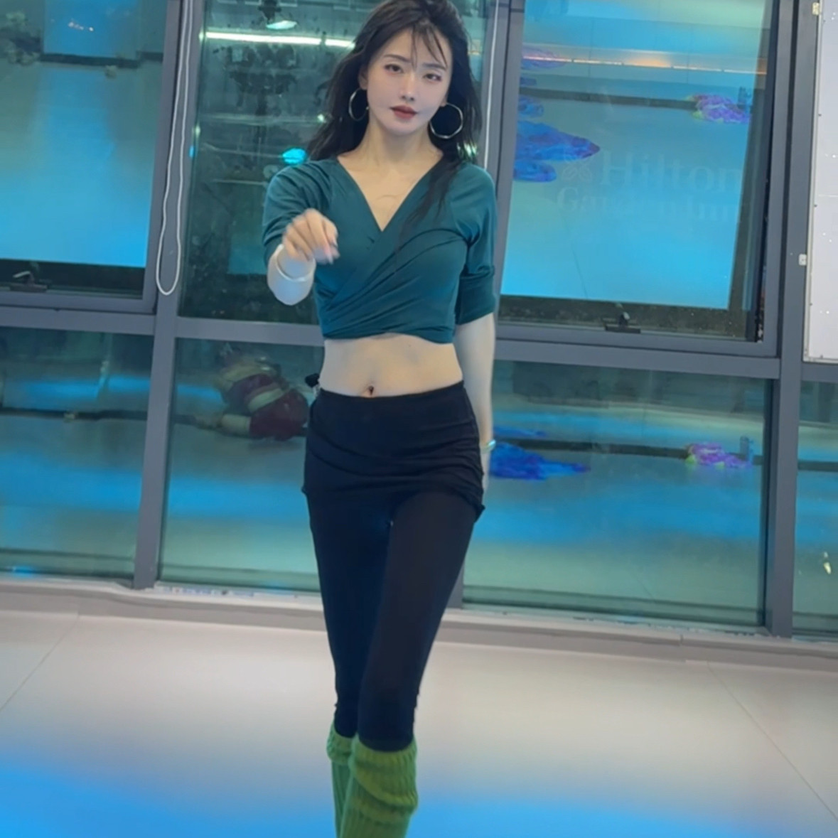 悦梦风璐肚皮舞新款套装演出服班服气质练功服显瘦初学包臀裤子