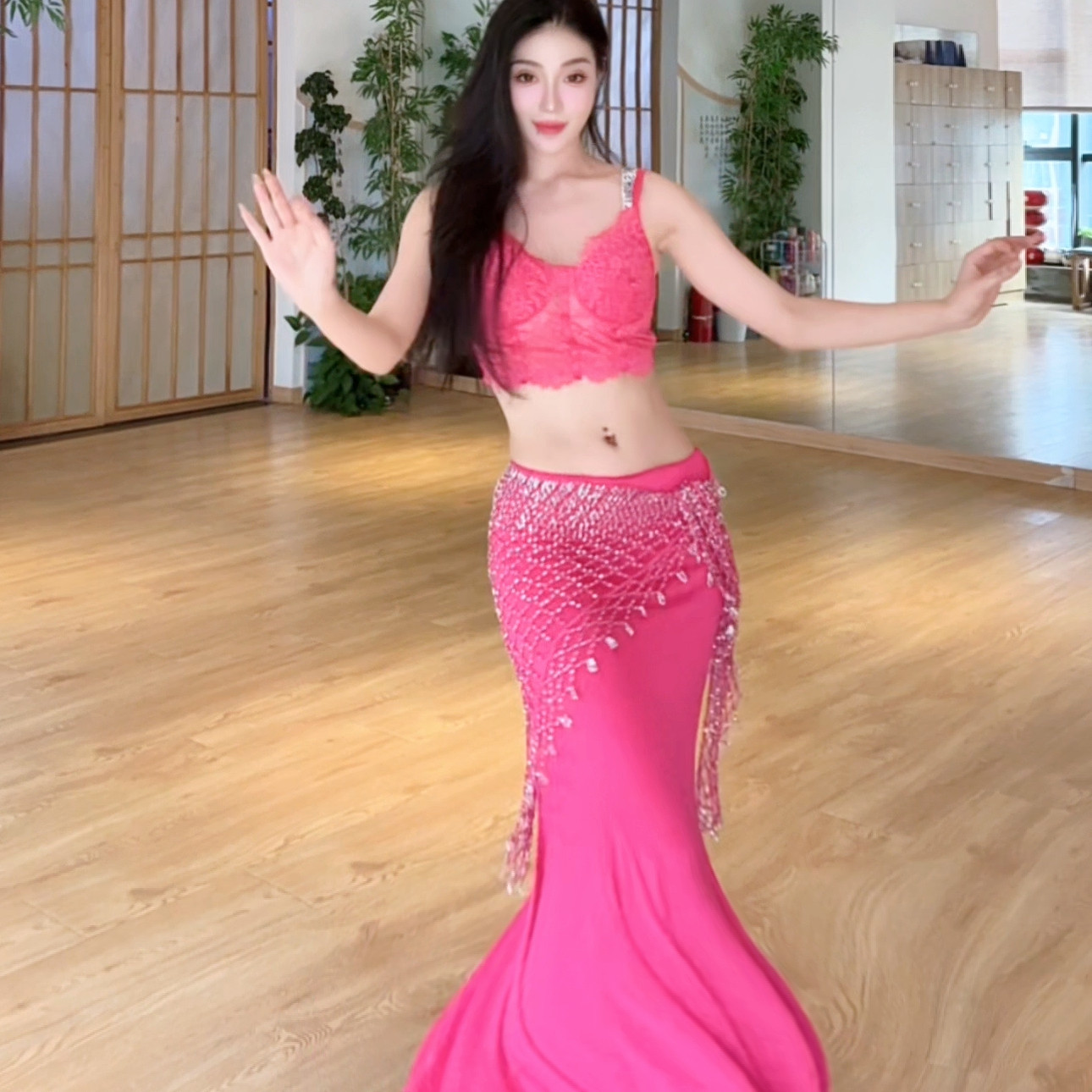 悦梦风璐原创肚皮舞新款套装演出服班服性感气质练功服鱼尾裙初学