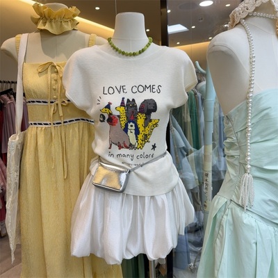 减龄卡通显瘦上衣+纯色花苞裙