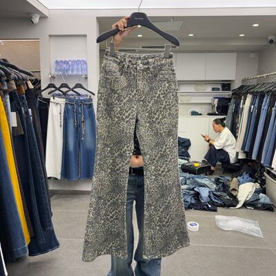 秋冬韩版时尚豹纹微喇叭牛仔裤女