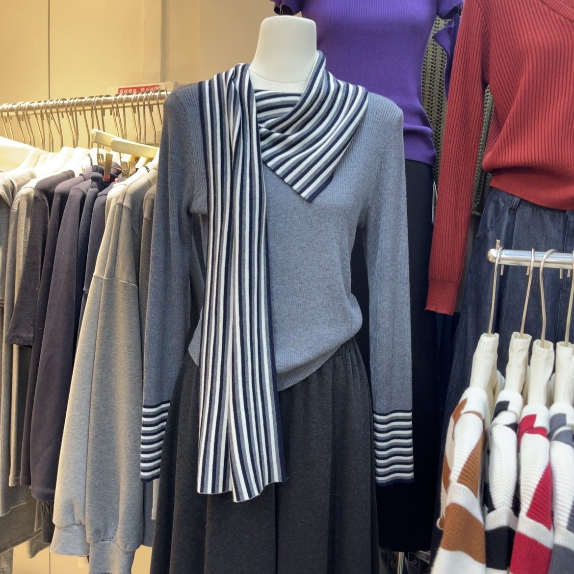 十三行现货2025秋新款韩版假两件拼接围巾撞色针织衫K68181W156