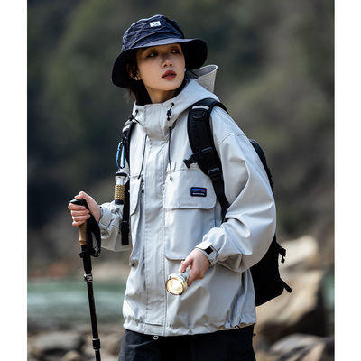 Mountainvalley户外大口袋冲锋衣