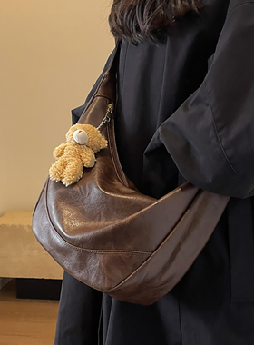 复古时尚大容量包包女2025新款秋冬百搭饺子包休闲通勤单肩斜挎包
