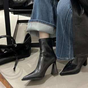 法式尖头高跟短靴女2025秋冬新款瘦瘦靴后拉链软皮粗跟时装马丁靴