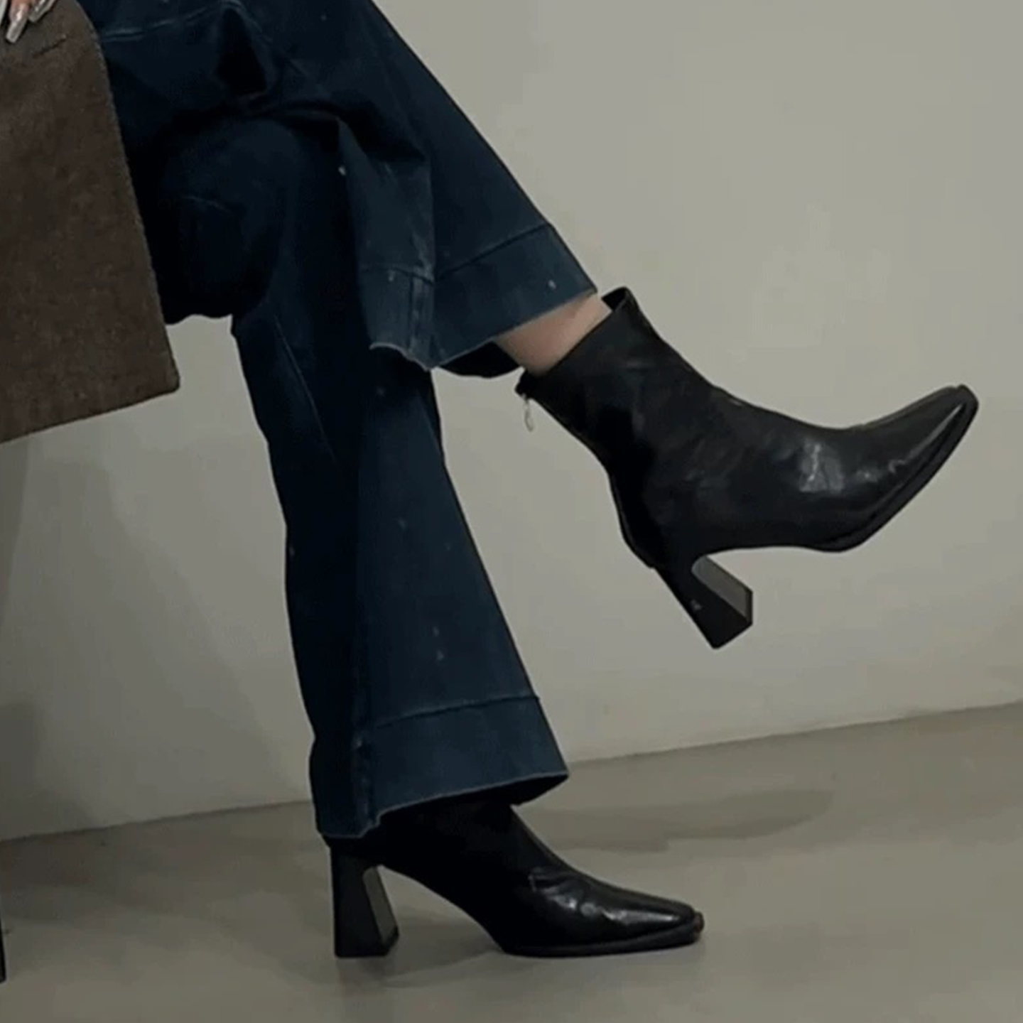 黑色高跟短靴女秋冬粗跟马丁靴女