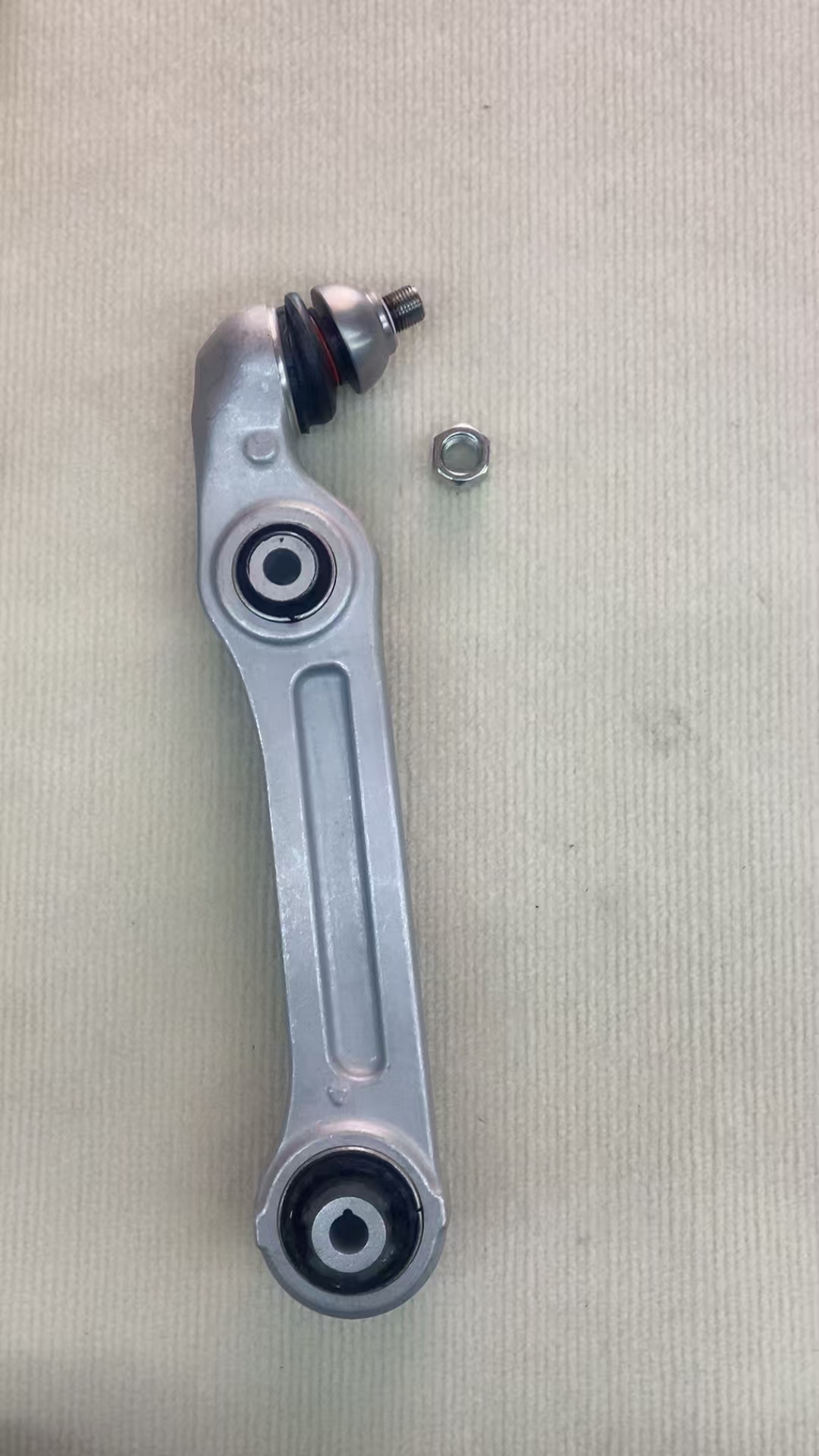 适用于奔驰22款C级W206C218前下摆臂前下悬挂前下支摆臂前悬挂