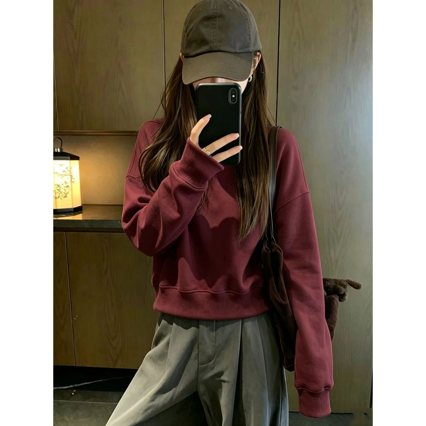 韩版慵懒风圆领卫衣女2026新款秋冬短款加绒加厚上衣本命年酒红色
