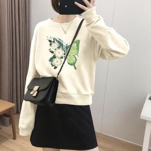 墨绿色短款卫衣女圆领宽松24新款春秋薄款蝴蝶印花小个子加绒上衣