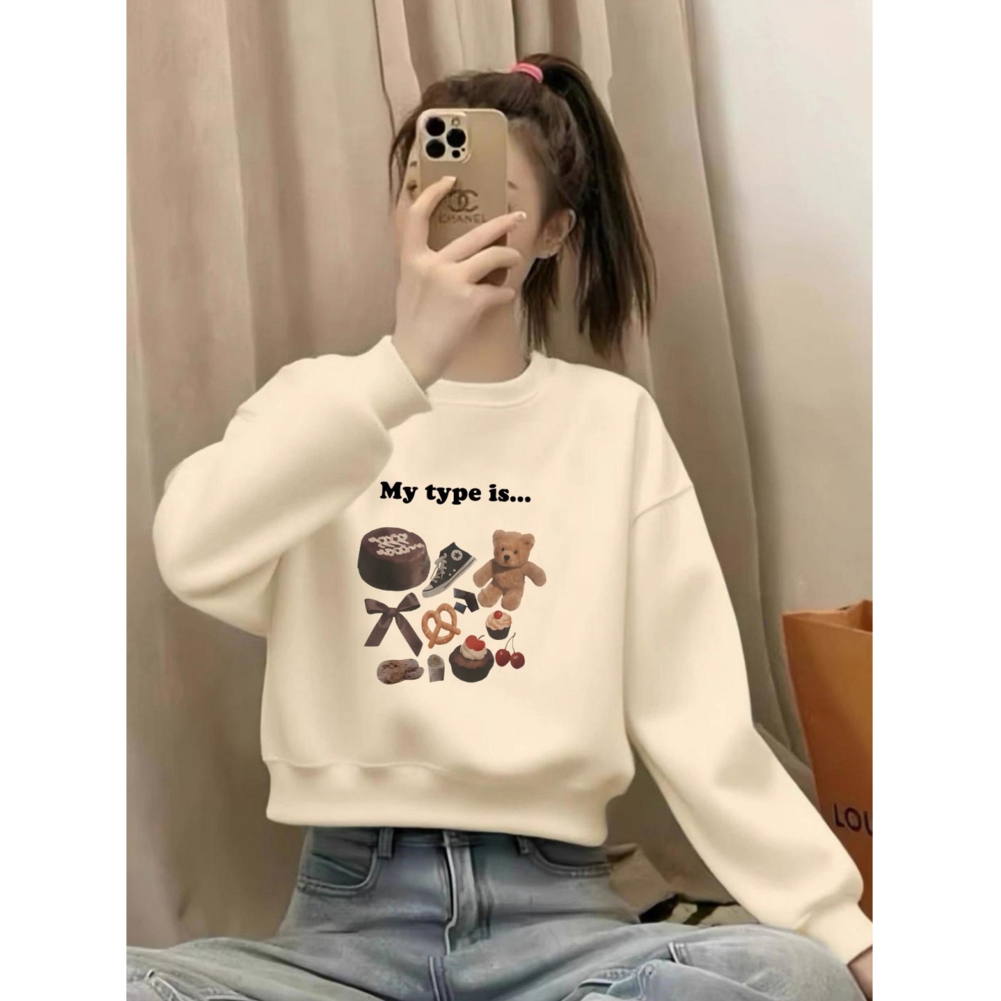 杏色卡通小熊印花短款卫衣女圆领套头秋冬季保暖宽松长袖加绒上衣