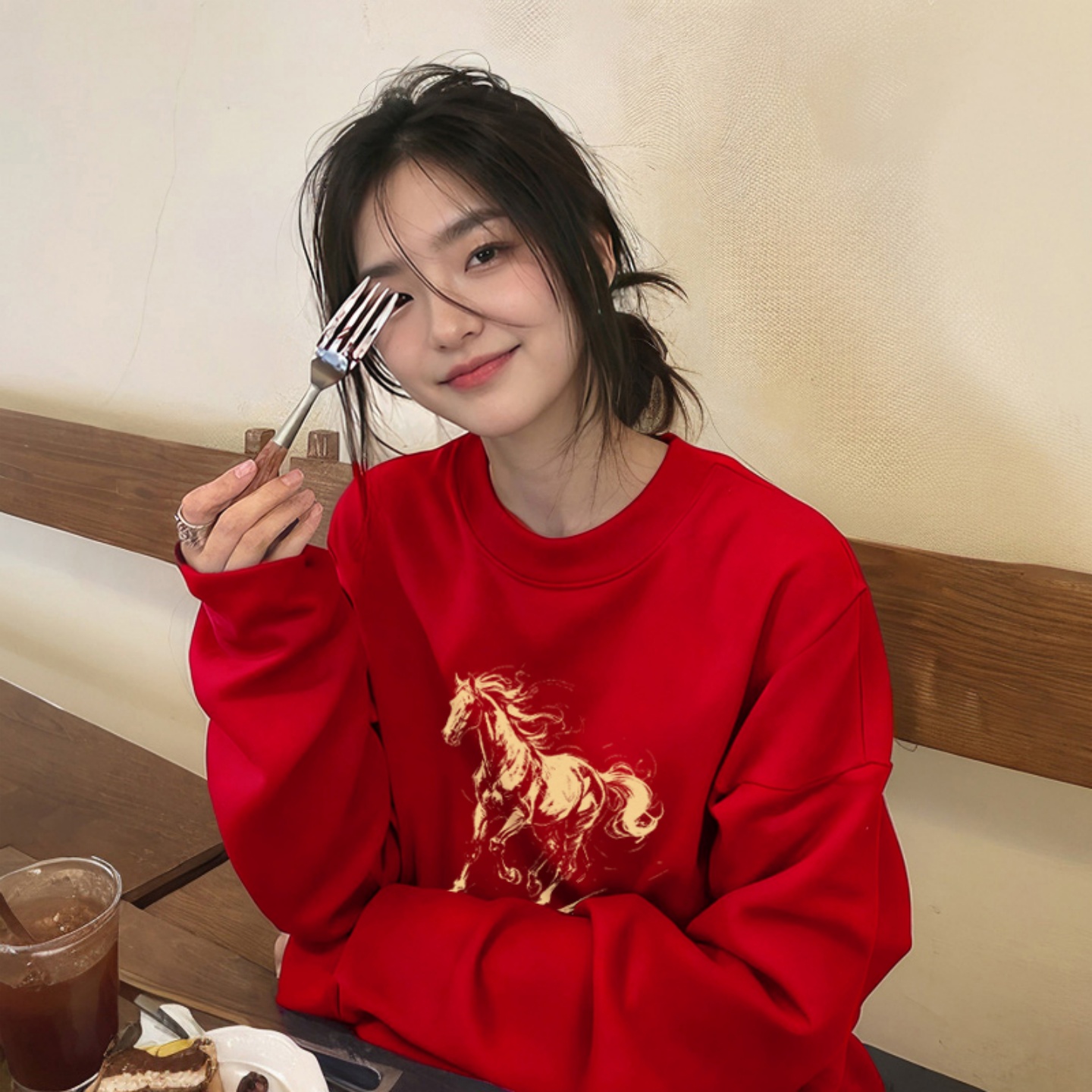 红色圆领卫衣女新年本命年马年印花加绒加厚保暖秋冬上衣多巴胺风