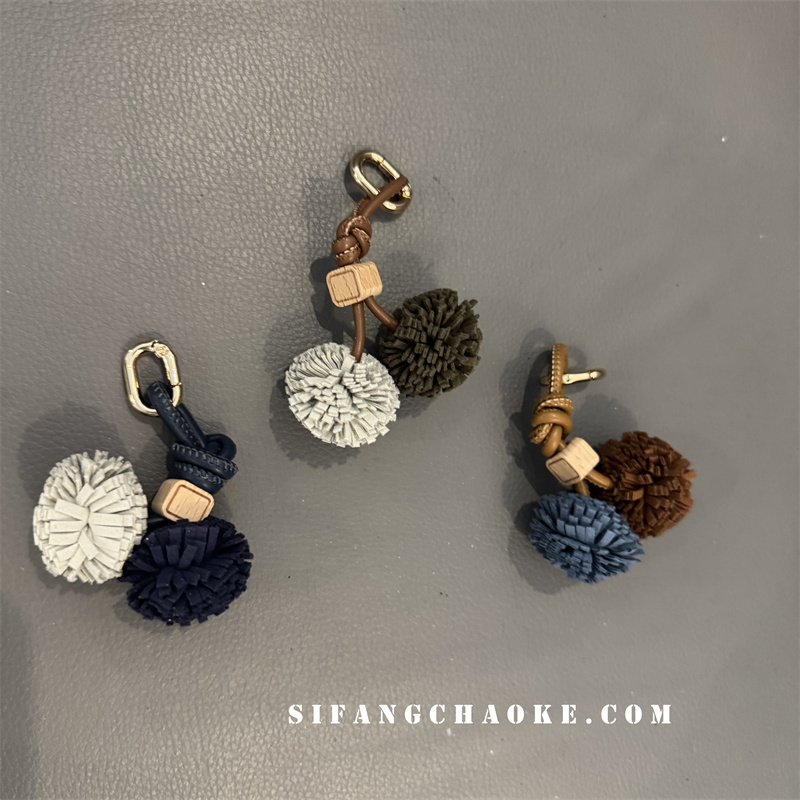 流苏球球原创新色秋冬车钥匙扣链条手机壳挂饰耳机套挂链挂绳