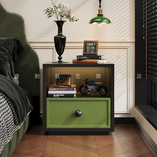 2025年新款中古风床头柜家用卧室置物斗柜沙发旁边收纳铁皮储物柜