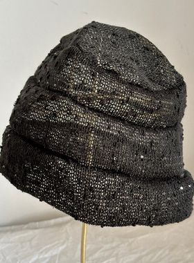 新款女士短款时髦包头帽精致冷帽大亮片浅蓝色白色复古千禧风复古