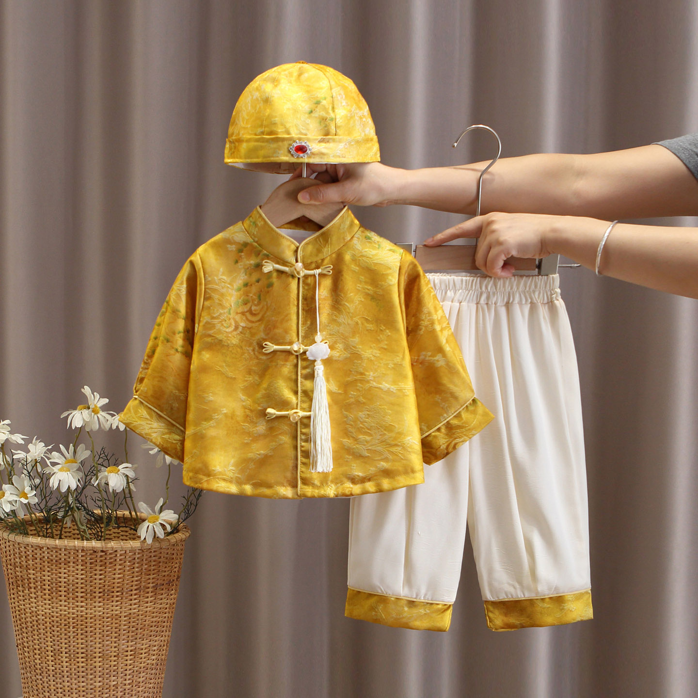 新中式男宝宝周岁礼服春秋长袖满月服婴幼儿百天生日宴抓周服唐装图片