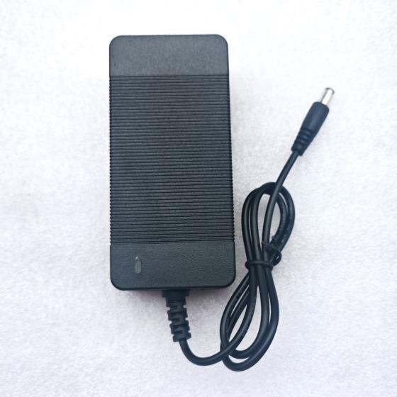 29.4V充电器24V锂电池充电器滑板车电动车代步车电动工具通用配件