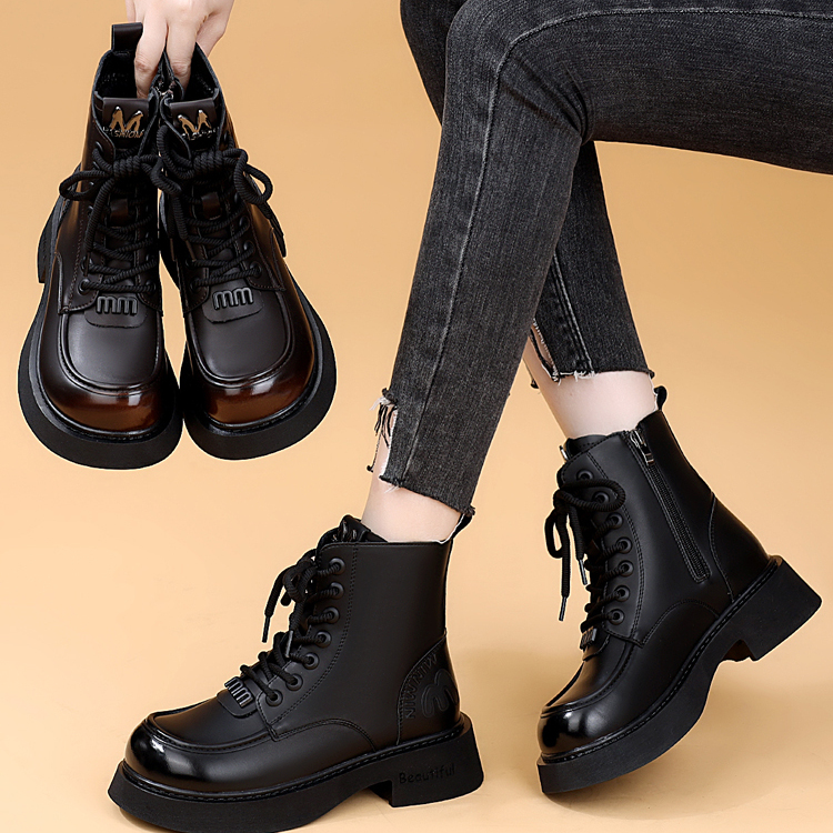 轻便不累脚圆头平底百搭加绒短靴