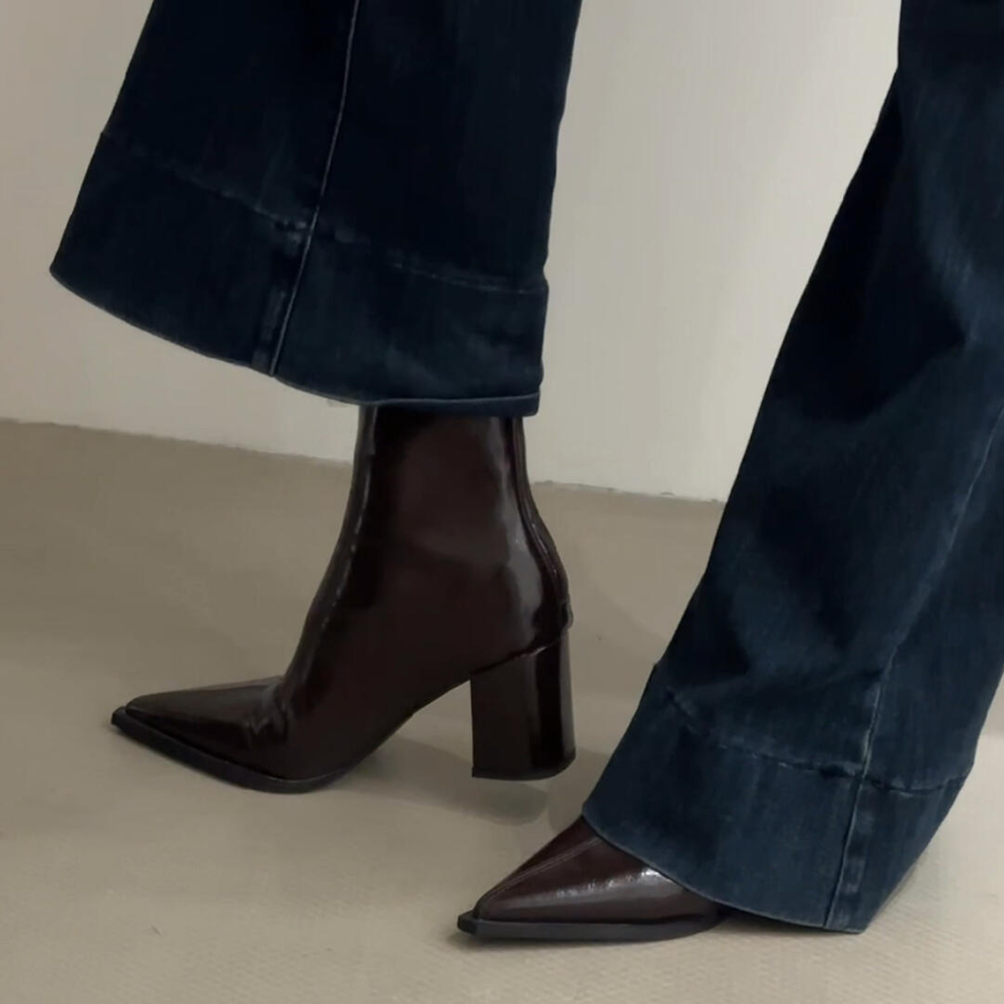 加绒真皮黑色粗跟百搭高级感短靴