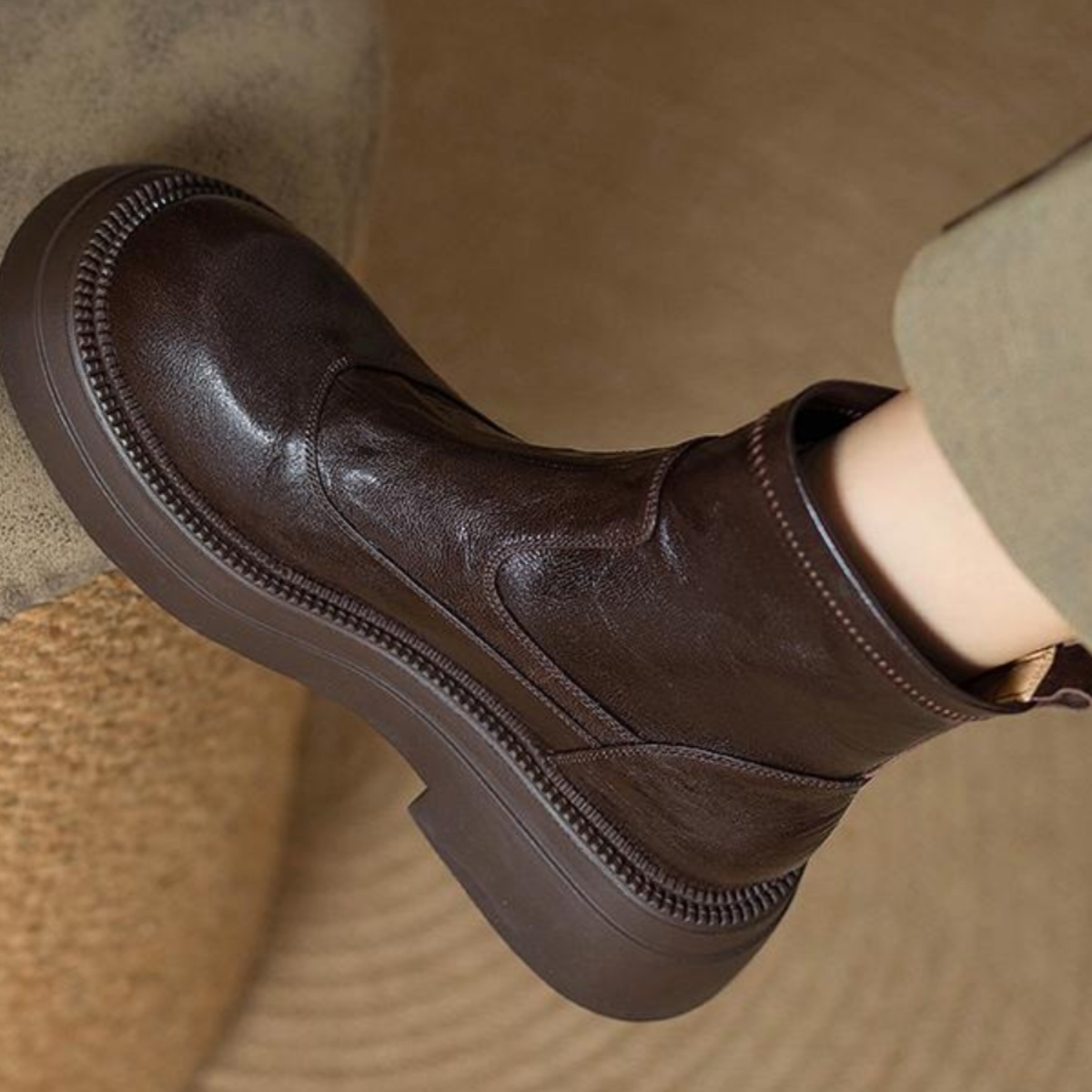 英伦风瘦瘦靴真皮百搭加绒马丁靴