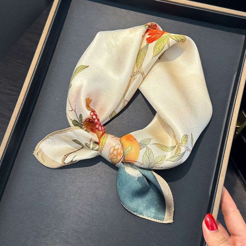 新款女士轻奢高级感方巾百搭印花