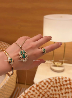 QIANYI仟意珠宝【灵蛇系列】老钱风镀18k绿松石镶嵌锆钻灵蛇项链