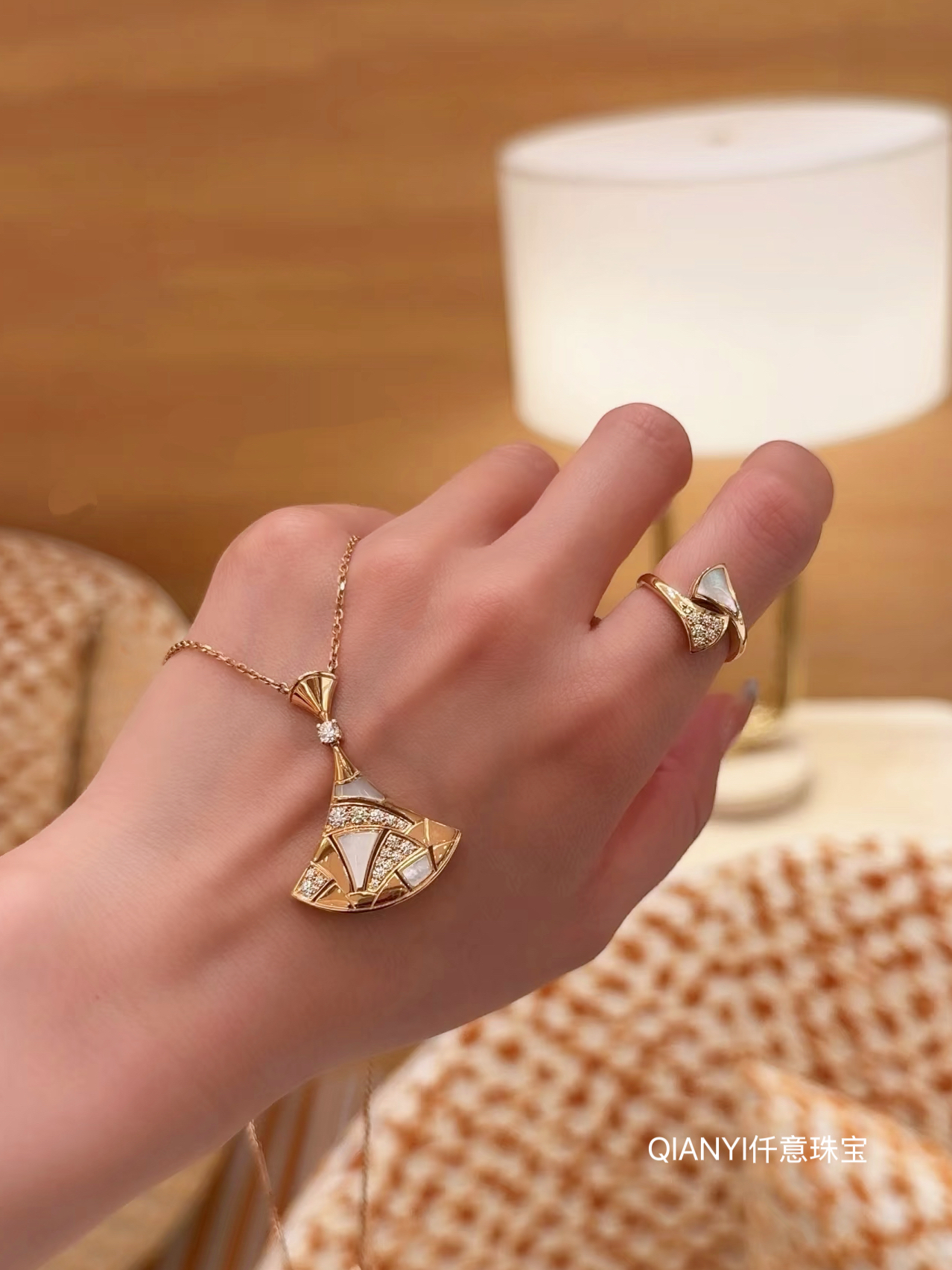 QIANYI仟意珠宝【贵妇系列】名媛千金镀18k金扇子生日宴会款项链