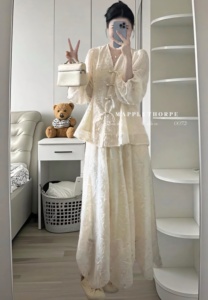 大码新中式时尚套装女夏季设计感立体提花盘扣衬衫高腰长裙两件套