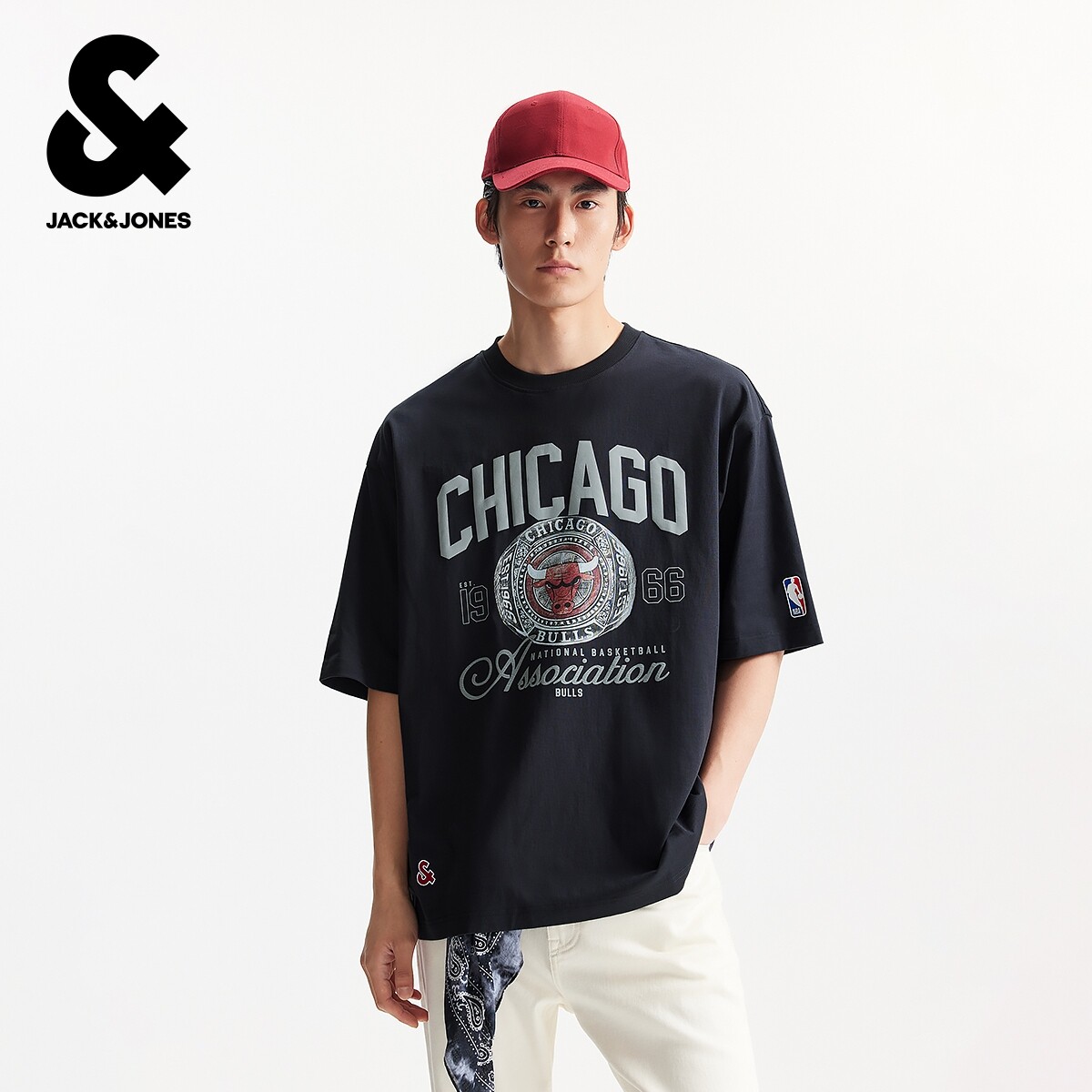 杰克琼斯男装夏季新款T恤NBA联名公牛队舒适纯棉百搭运动风短袖