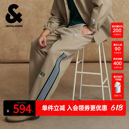 常规合体版型；抽绳松紧腰头；两侧插袋
